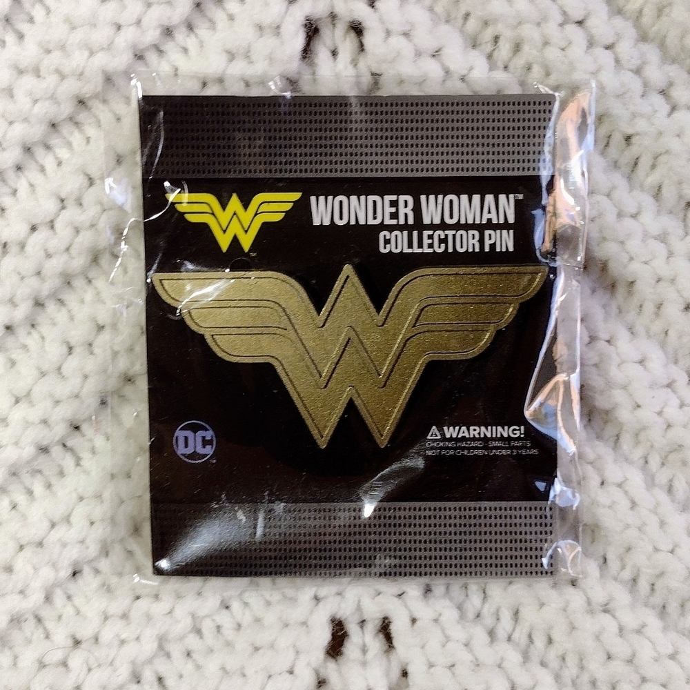 Wonder Woman Collectors  Pin NEW